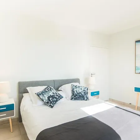Spacieuse Avec Jacuzzi Privatif Villa *
