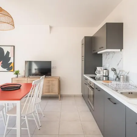 Spacieuse Avec Jacuzzi Privatif Villa Sarlat-la-Caneda