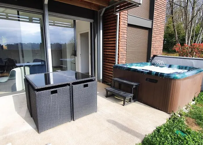 Spacieuse Avec Jacuzzi Privatif *